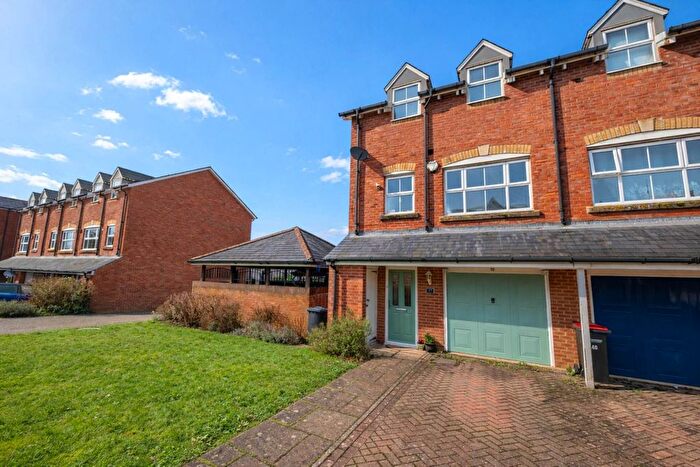 3 Bedroom End Terrace House For Sale In Gardeners Place, Chartham, CT4