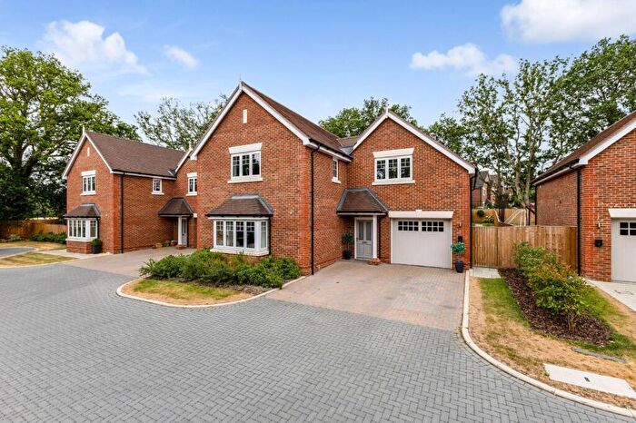 4 Bedroom Detached House For Sale In Larkfield Close, Winkfield Row, Bracknell, Berkshire, RG42
