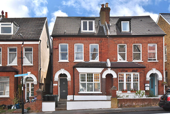 2 Bedroom Flat For Sale In Devonshire Road, SE23