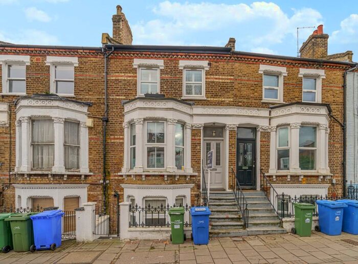 1 Bedroom Maisonette To Rent In Lordship Lane, East Dulwich, London, SE22