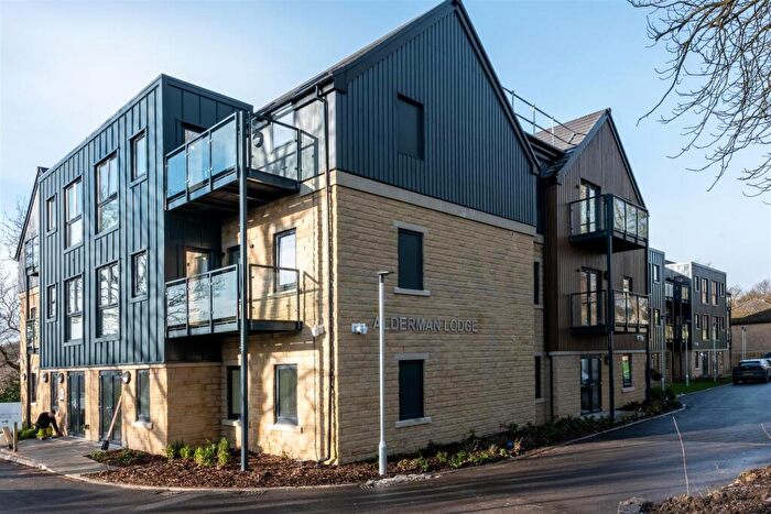 2 Bedroom Apartment For Sale In Elmwood Drive, Brighouse, HD6