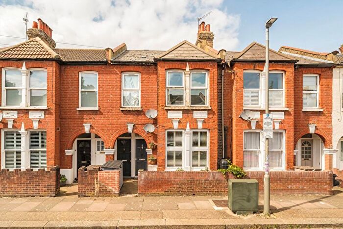 1 Bedroom Maisonette For Sale In Khartoum Road, Tooting, SW17