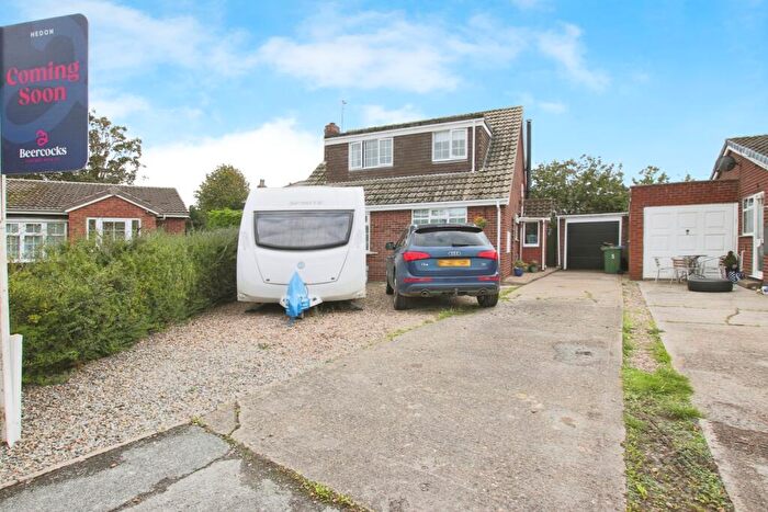 5 Bedroom Detached House For Sale In Chestnut Close, Burstwick, Hull, HU12