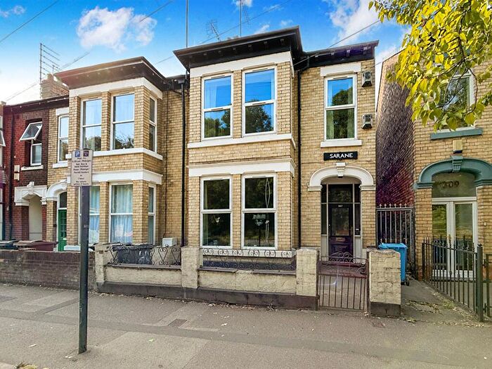 4 Bedroom Block Of Apartments For Sale In Spring Bank West, Hull, HU3
