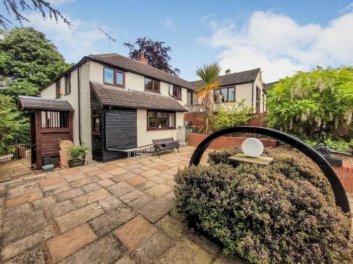 3 Bedroom Detached House For Sale In Main Street, Cropthorne, Worcestershire, WR10