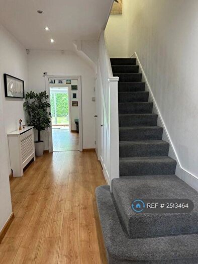 6 Bedroom Semi-Detached House To Rent In Longland Drive, London, N20