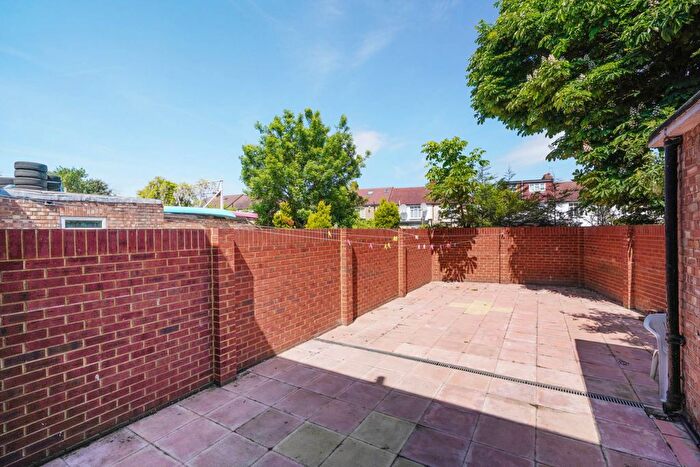 3 Bedroom End Terrace House For Sale In Darwin Drive, Greenford, UB1