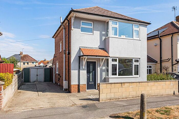 3 Bedroom Detached House For Sale In Norman Road, Swindon, SN2