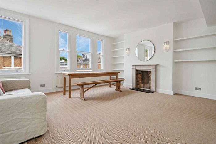 2 Bedroom Flat To Rent In Hazlitt Road, London, W14