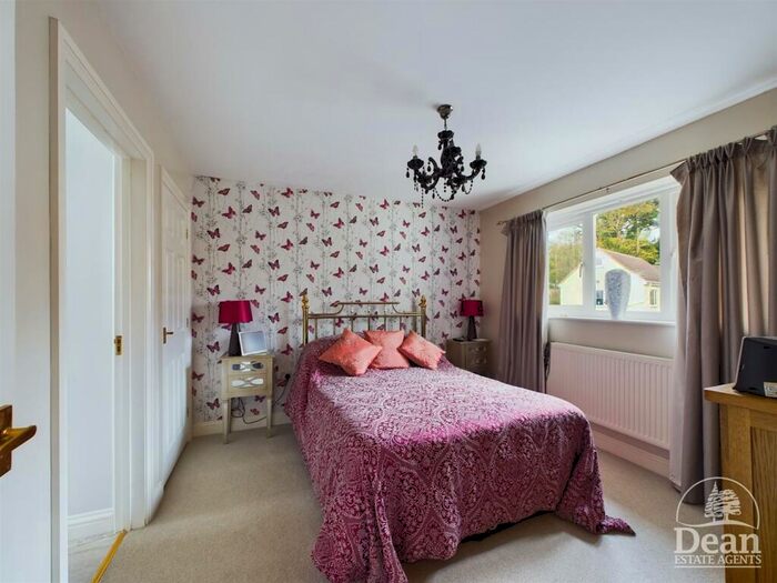 3 Bedroom Detached House For Sale In Dockham Road, Cinderford, GL14