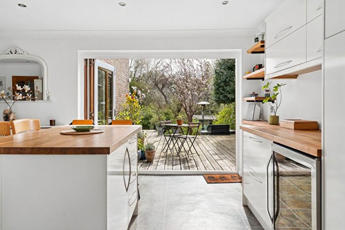 4 Bedroom Link Detached House For Sale In Goodwood Rise, Marlow, SL7