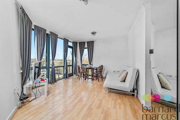 2 Bedroom Flat For Sale In Lanacre Avenue, London, NW9