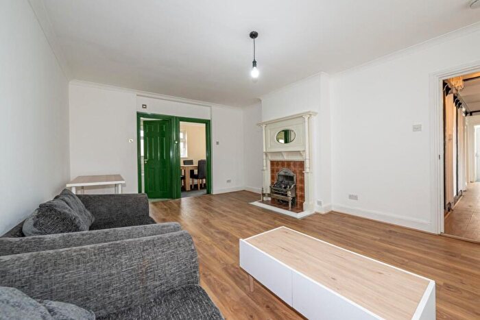 5 Bedroom Detached House To Rent In Dollis Hill Lane, London, NW2