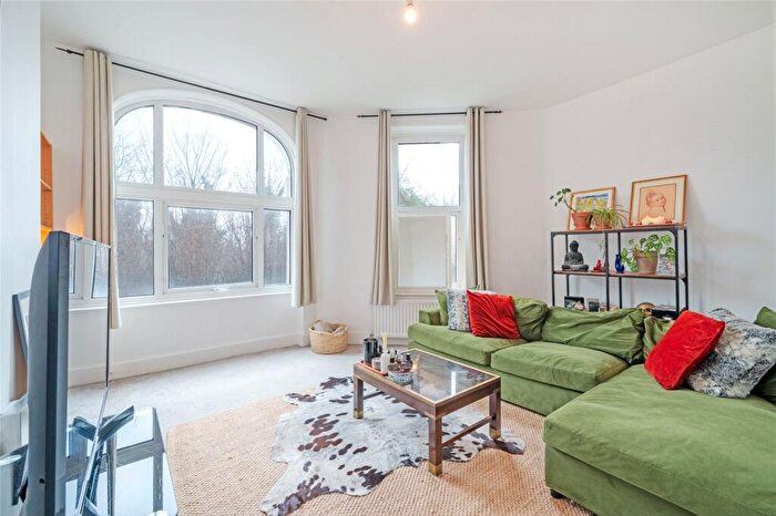1 Bedroom Flat To Rent In Mill Lane, West Hampstead, NW6