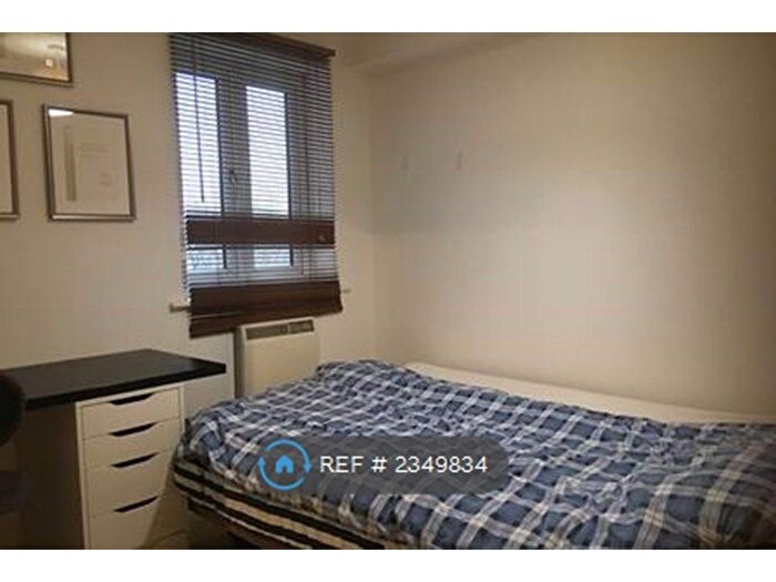 2 Bedroom Flat To Rent In Blackdown Close, London, N2
