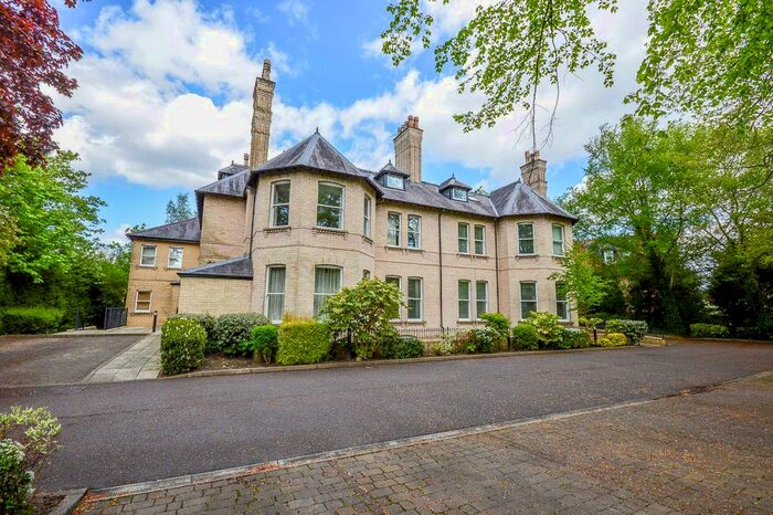 2 Bedroom Flat To Rent In Cavendish Road, Bowdon, Altrincham, WA14