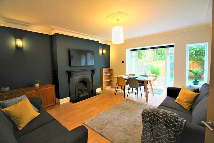 2 Bedroom Apartment To Rent In Redland Road, Redland, BS6