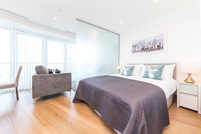 Flat To Rent In Arena Tower, London, E14