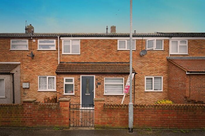 3 Bedroom Terraced House For Sale In Chesterton Way, Tilbury, RM18