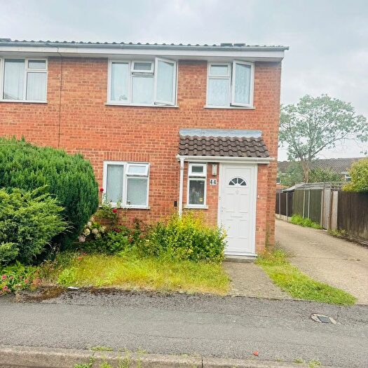 3 Bedroom End Of Terrace House To Rent In Haslam Close, Uxbridge, UB10