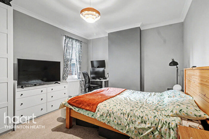 2 Bedroom Maisonette For Sale In Grange Park Road, Thornton Heath, CR7