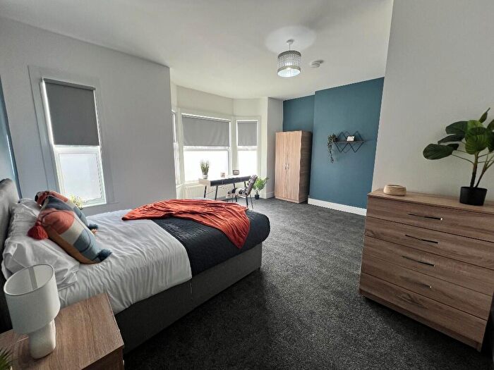 1 Bedroom House Of Multiple Occupation To Rent In Manor Court Road, Nuneaton, Warwickshire, CV11