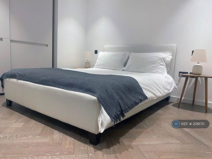 1 Bedroom Flat To Rent In Pearce House, London, SW11