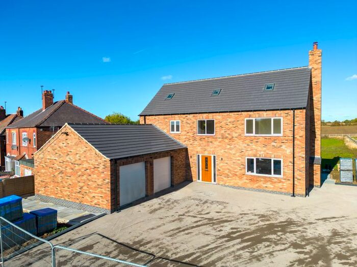5 Bedroom Detached House For Sale In Kirton Road, Blyton, Gainsborough, DN21
