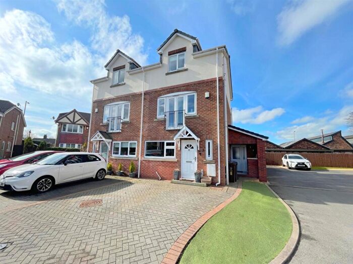 4 Bedroom Semi-Detached House For Sale In Lyndale Close, Leek, ST13