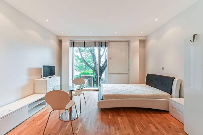 Studio To Rent In Grosvenor Waterside, Belgravia, London, SW1W
