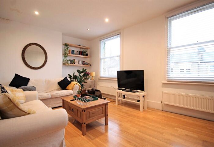 3 Bedroom Flat To Rent In Freegrove Road, Islington, N7