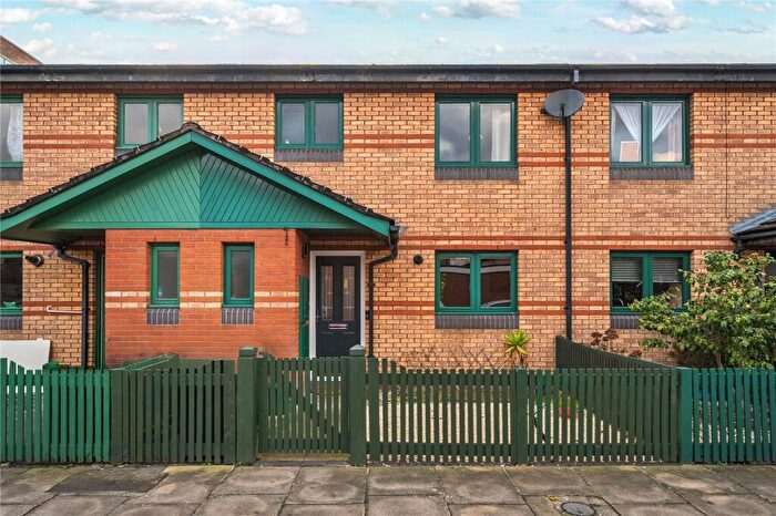 3 Bedroom Terraced House For Sale In Miles Road, London, N8