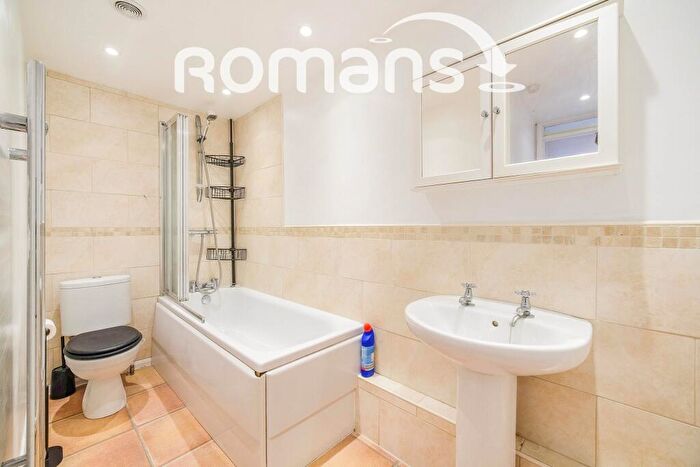 2 Bedroom Cottage To Rent In Plough Road, GU46