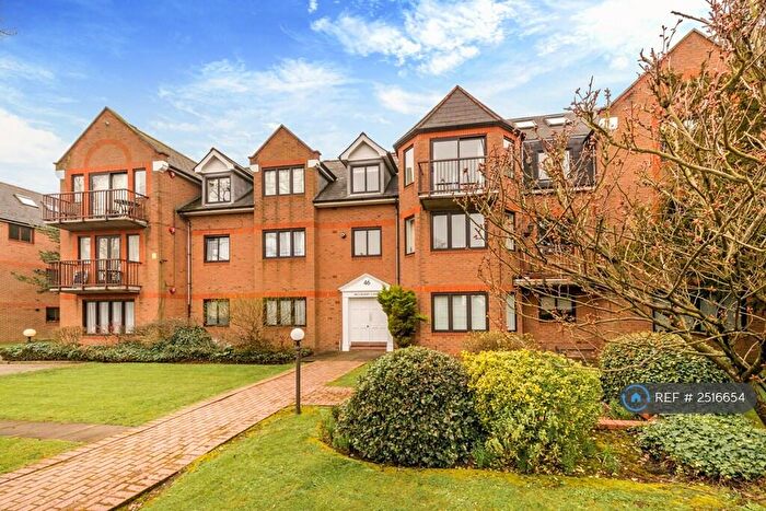 1 Bedroom Flat To Rent In Mulberry Lodge, Enfield, EN2