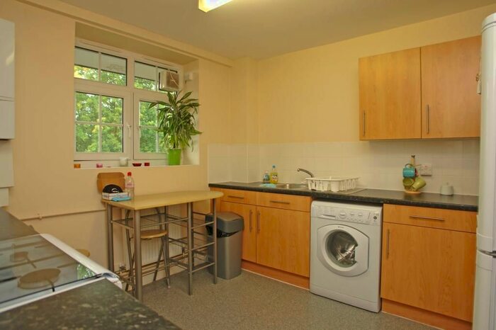 1 Bedroom Flat To Rent In East Dulwich Estate, East Dulwich, London, SE22