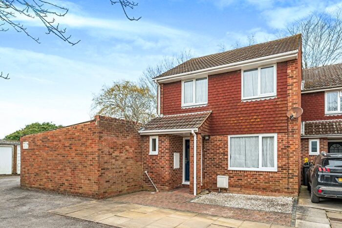 3 Bedroom Terraced House For Sale In Sandwich, CT13