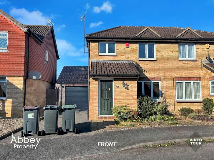 3 Bedroom Semi-Detached House To Rent In Elveden Close, Luton, LU2