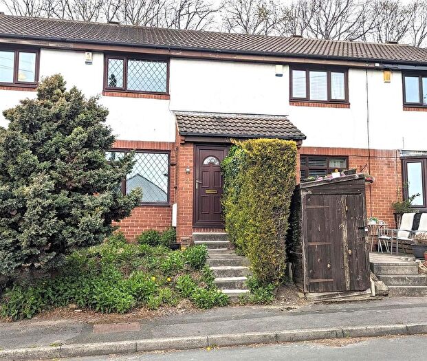 2 Bedroom Terraced House To Rent In Charnwood Bank, Batley, WF17