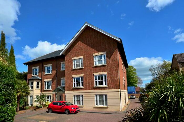 2 Bedroom Flat To Rent In Albury Road, Guildford, GU1