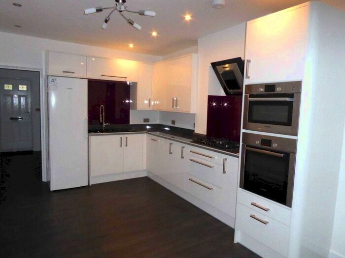 2 Bedroom House To Rent In Tuns Hill Cottages, Reading, RG6