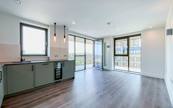 2 Bedroom Flat To Rent In Windsor Square, Royal Arsenal Riverside, London, SE18