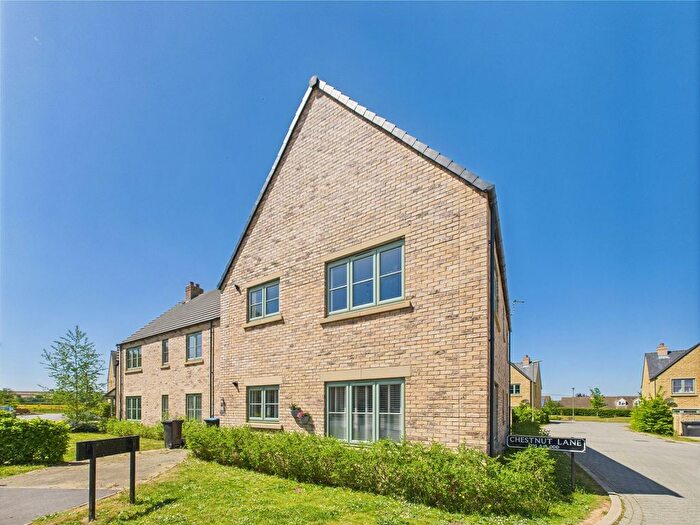 2 Bedroom Flat For Sale In Chestnut Lane, Milton-Under-Wychwood, OX7