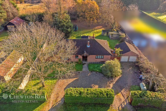 4 Bedroom Detached Bungalow For Sale In Water End, Maulden, MK45