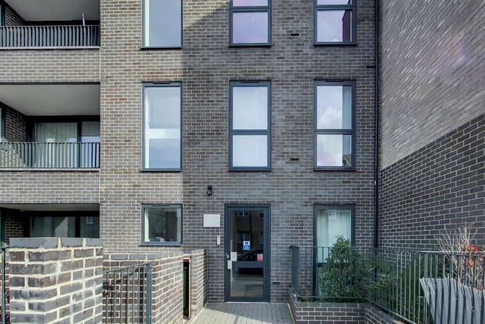 1 Bedroom Flat For Sale In Bensham Grove, Thornton Heath, CR7