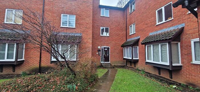1 Bedroom Flat To Rent In Darwin Close, London, N11