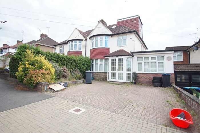 4 Bedroom Semi-Detached House To Rent In Wykeham Hill, Wembley, HA9