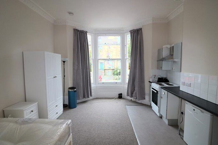 Studio To Rent In Windsor Road, Ealing, London, W5