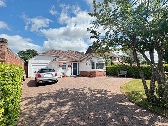 2 Bedroom Detached Bungalow For Sale In Highland Road, Kenilworth, CV8