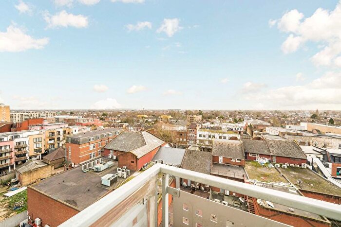 1 Bedroom Flat For Sale In Prince Regent Road, Hounslow, TW3