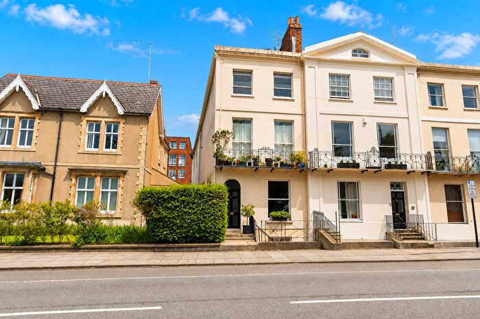 2 Bedroom Flat For Sale In Montpellier Terrace, Cheltenham, GL50
